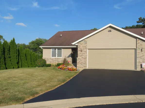 2031 Cherokee Ct, Freeport, IL 61032