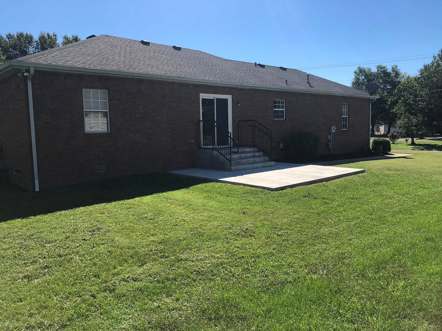 3 bed, 1375 sqft, $2,000 — Photo 3