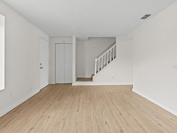 3rd image of 4945 Sanoma Vlg #B