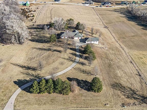 5th image of 21900 Angus Rd