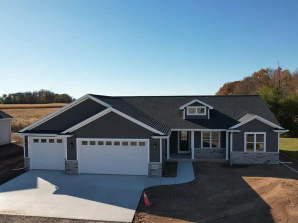 8387 Saint Norbert Dr, Neenah, WI 54956