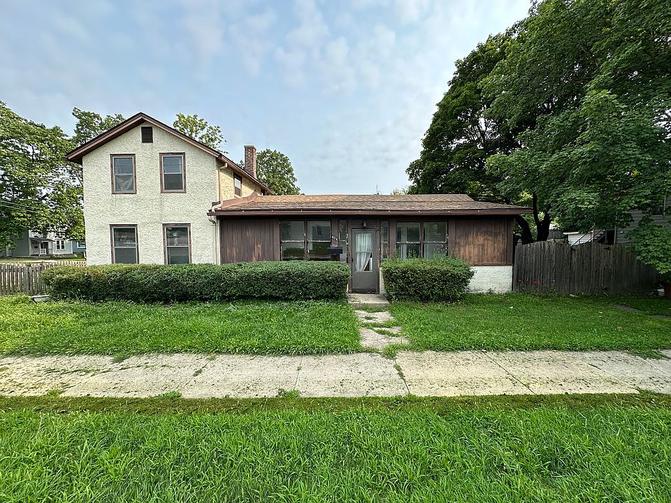 1st image of 404 E 9th St