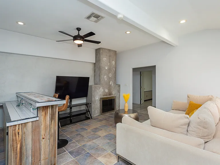 610 W Hermosa Dr — Photo 21