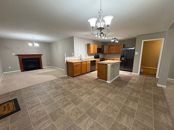 4th image of 722 Sinclair Dr