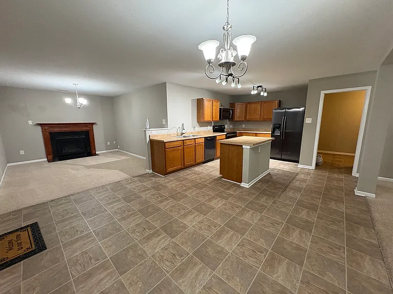 722 Sinclair Dr — Photo 4