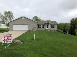 713 Regal Ridge Ct, Lisbon, IA 52253