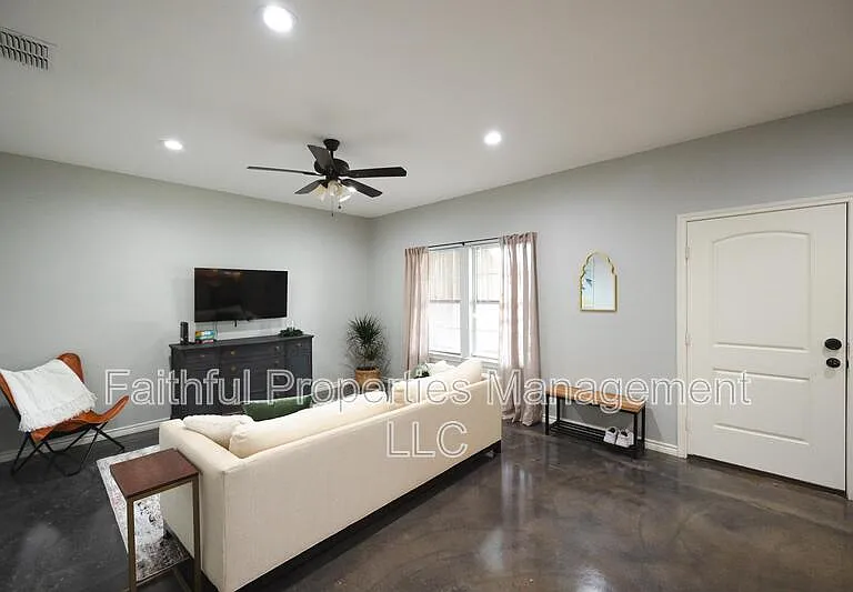14221 County Road 452 #1 — Photo 1