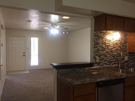 3rd image of 2410 Bosque Dr APT C