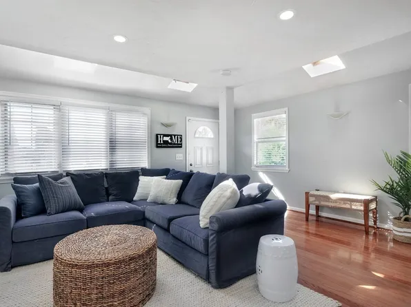 80 Charles St, Quincy, MA 02169