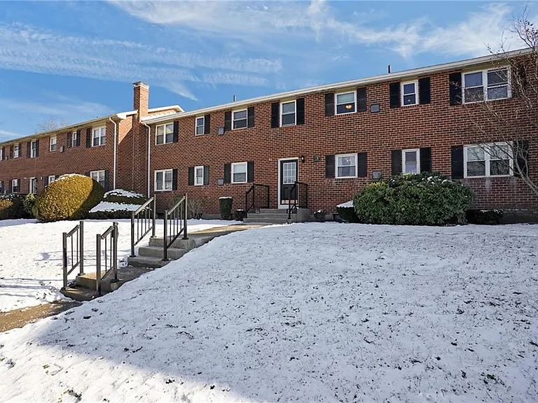 70 Carroll Ave #310 — Photo 3