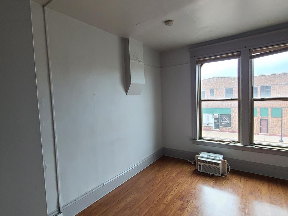 2nd image of 409 1/2 4th St
