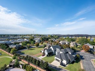 Artesian, Memphis, TN 38103