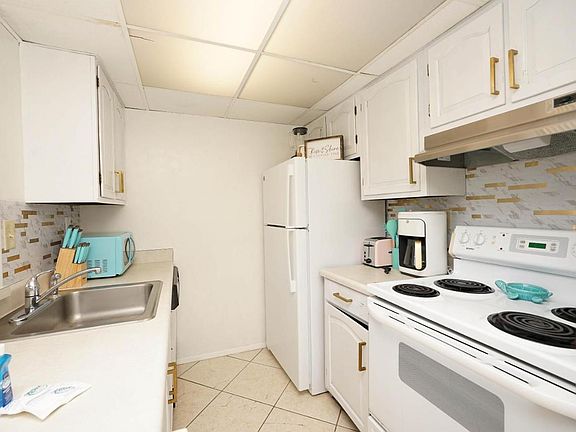 5th image of 775 Gulf Shore Dr Unit 1032