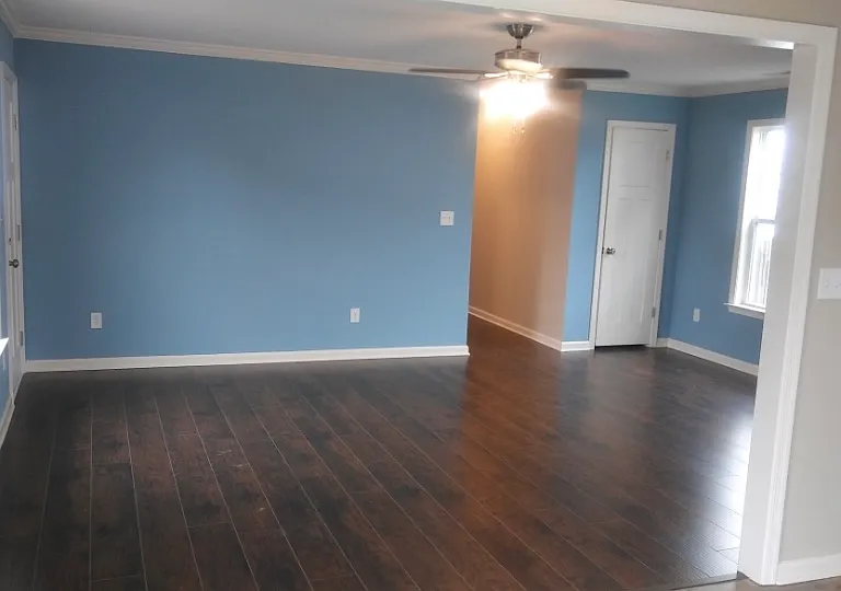 4710 Clifford St — Photo 3