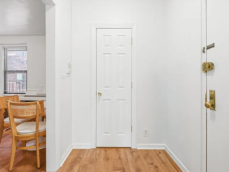 6264 Saunders St #3P — Photo 7