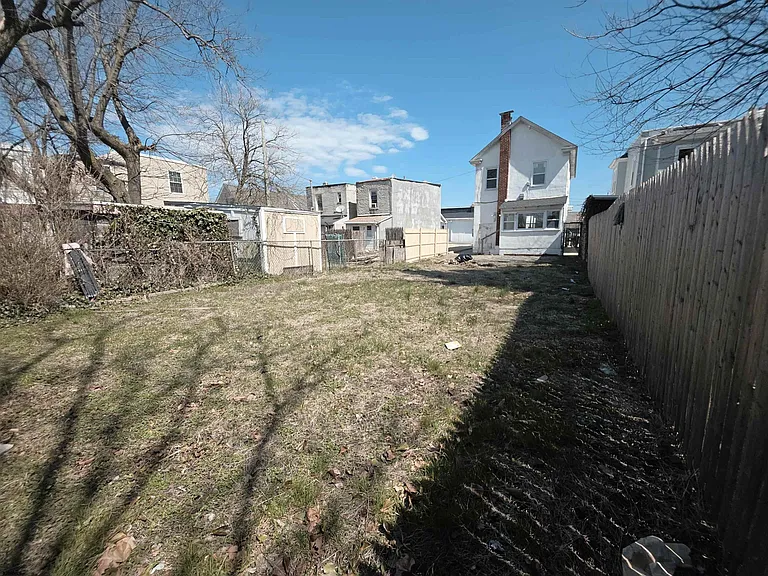 346 N Delaware Ave — Photo 45