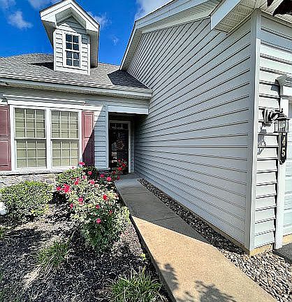 3rd image of 245 Plymouth Cir