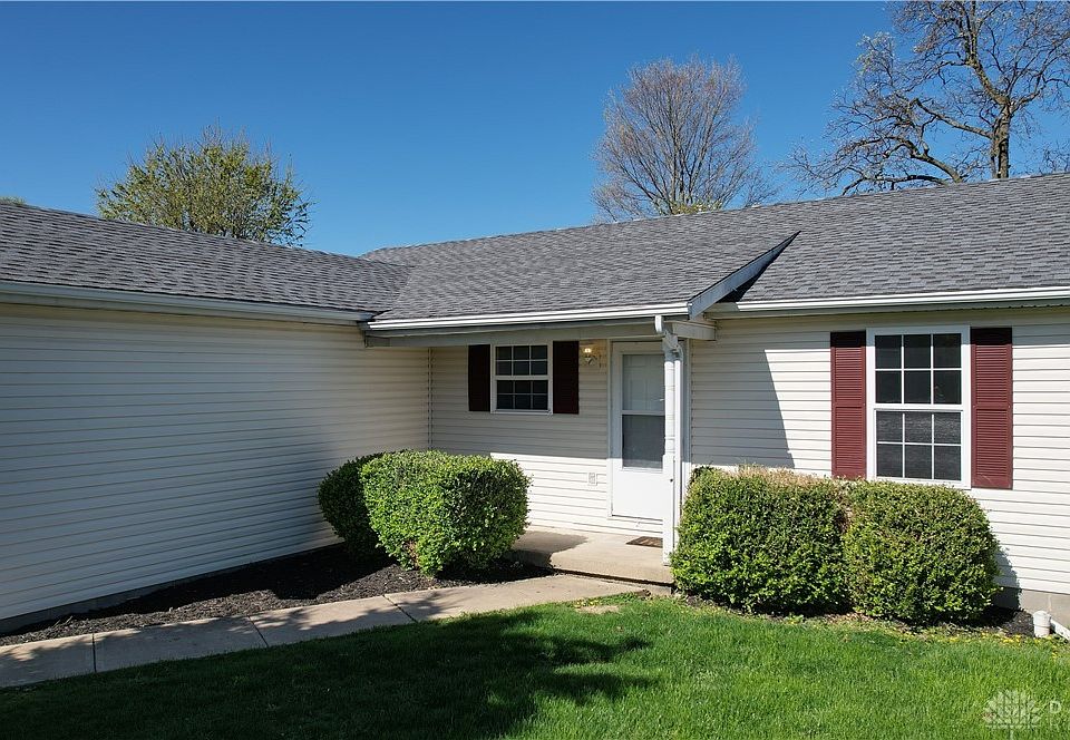 1st image of 220 Parkway Blvd Unit 8