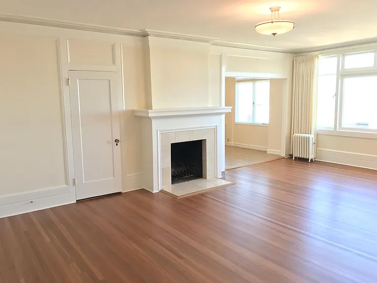 Crestview Apartments — Photo 35
