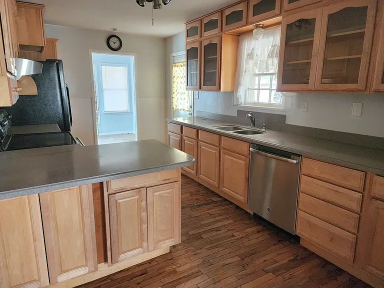 1700 S Avenue B — Photo 10