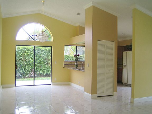 Dining Room/Breakfast Bar