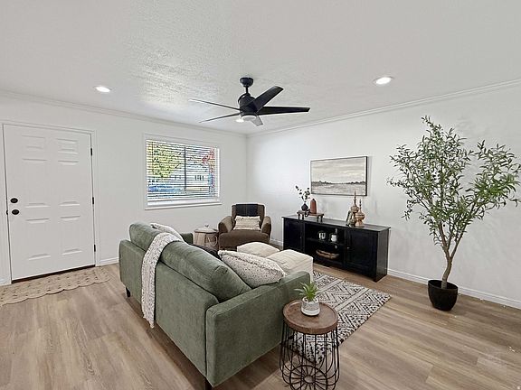 3rd image of 563 15th St