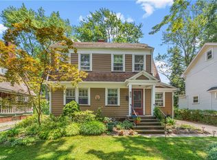 975 Montford Rd, Cleveland Heights, OH 44121