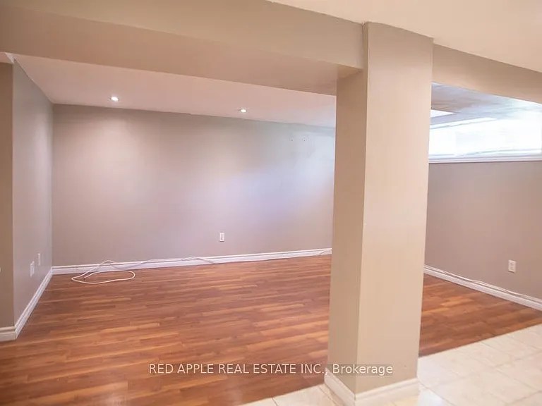 126 Longford Dr — Photo 18