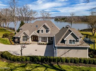 745 Bowman Bend Rd, Harriman, TN 37748