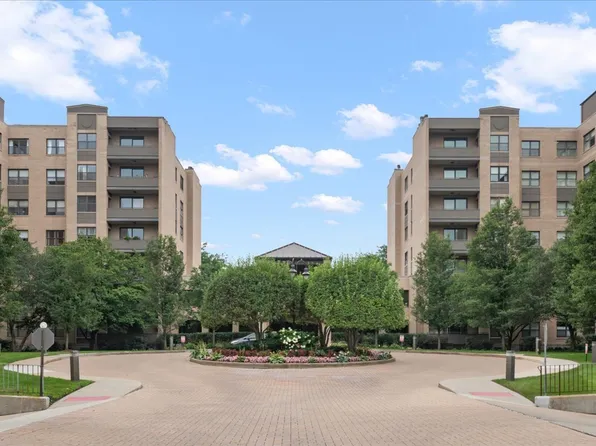 4545 W Touhy Ave APT 217W, Lincolnwood, IL 60712