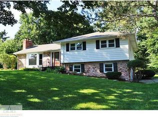 4006 Barton Rd, Lansing, MI 48917