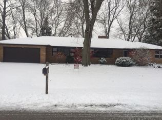 120 Thomas Dr, Sycamore, IL 60178