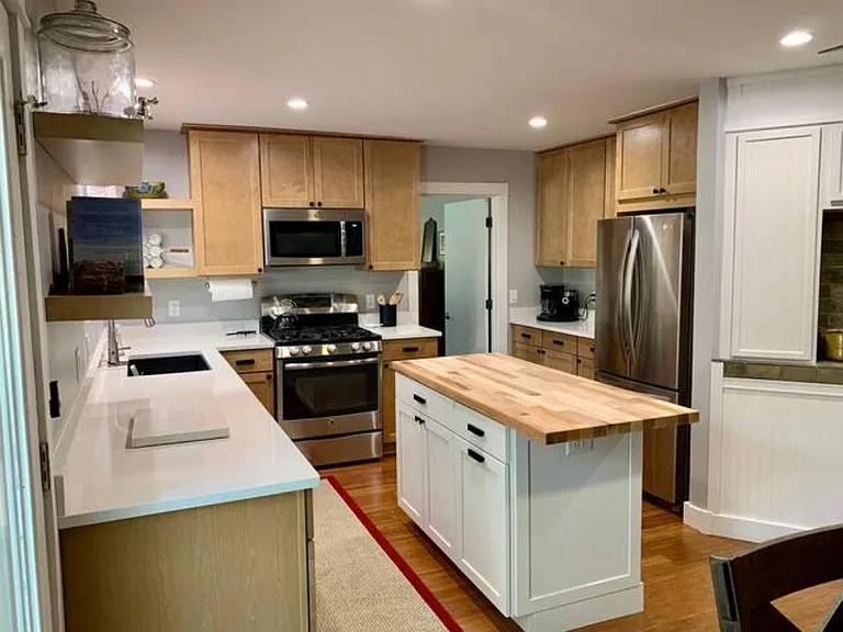 930 N Turquoise Dr — Photo 2