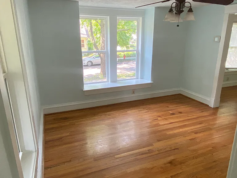 5945 Charlotte St — Photo 6