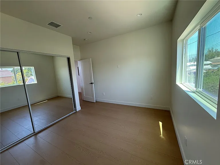 10026 Norwich Ave — Photo 11