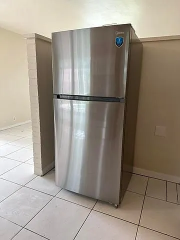 3 bed, 2.0 bath, 1000 sqft, $2,800 — Photo 4
