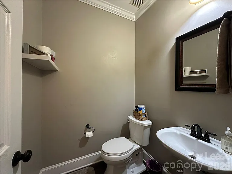819 Stargard Ct — Photo 8