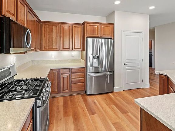 4th image of 2628 Black Hawk Ln