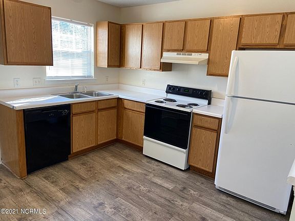 5th image of 988 W Pueblo Dr