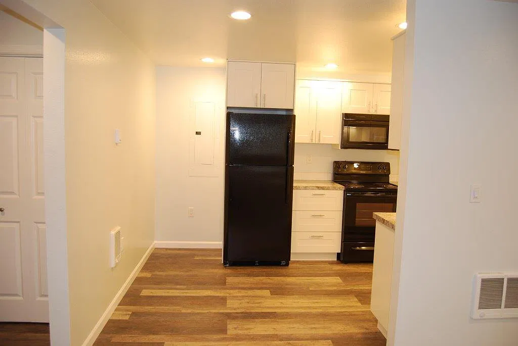 2 bed, 800 sqft, $1,495 — Photo 3