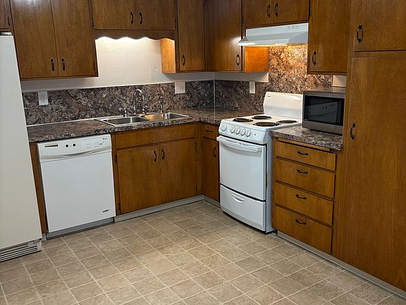 5th image of 1889 10th St #D
