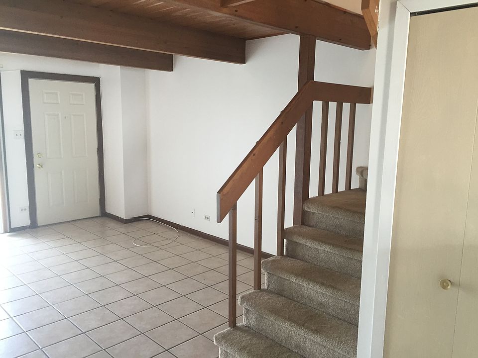 1st image of 412 Meadow Green Ln