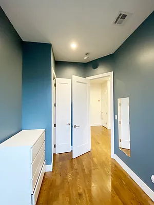 Rented by Nooklyn NYC LLC | media 9