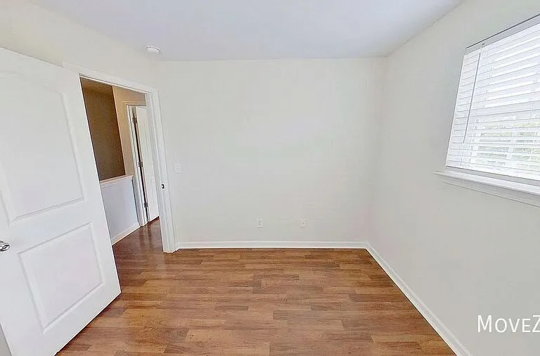 1637 Brownairs Ln — Photo 29