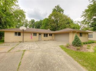 23620 Oliver Ct, Southfield, MI 48033