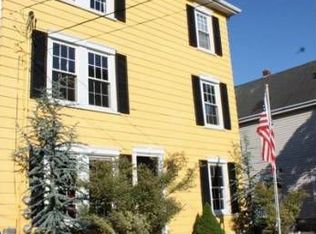 12 3rd School St, Bristol, RI 02809