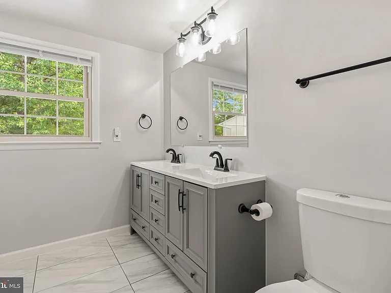 1205 Windermere Ct — Photo 29