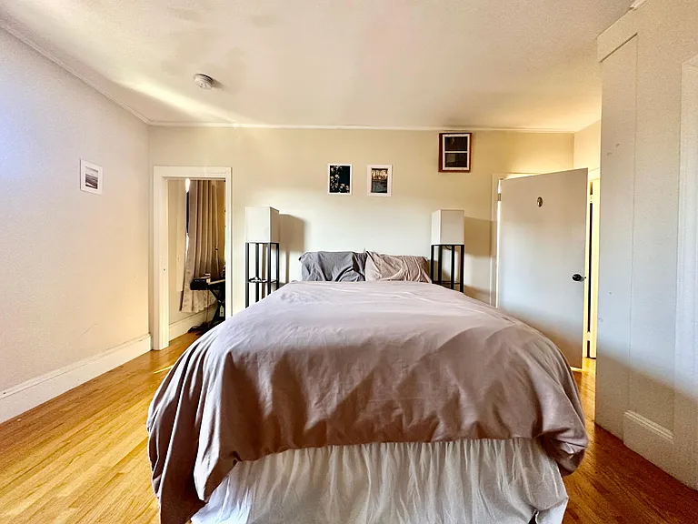 34 Gloucester St #4 — Photo 8