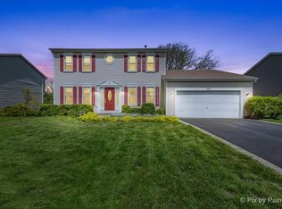 650 Auburn Ct, Crystal Lake, IL 60014