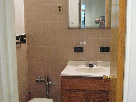 2nd image of 42 W 87th St APT B